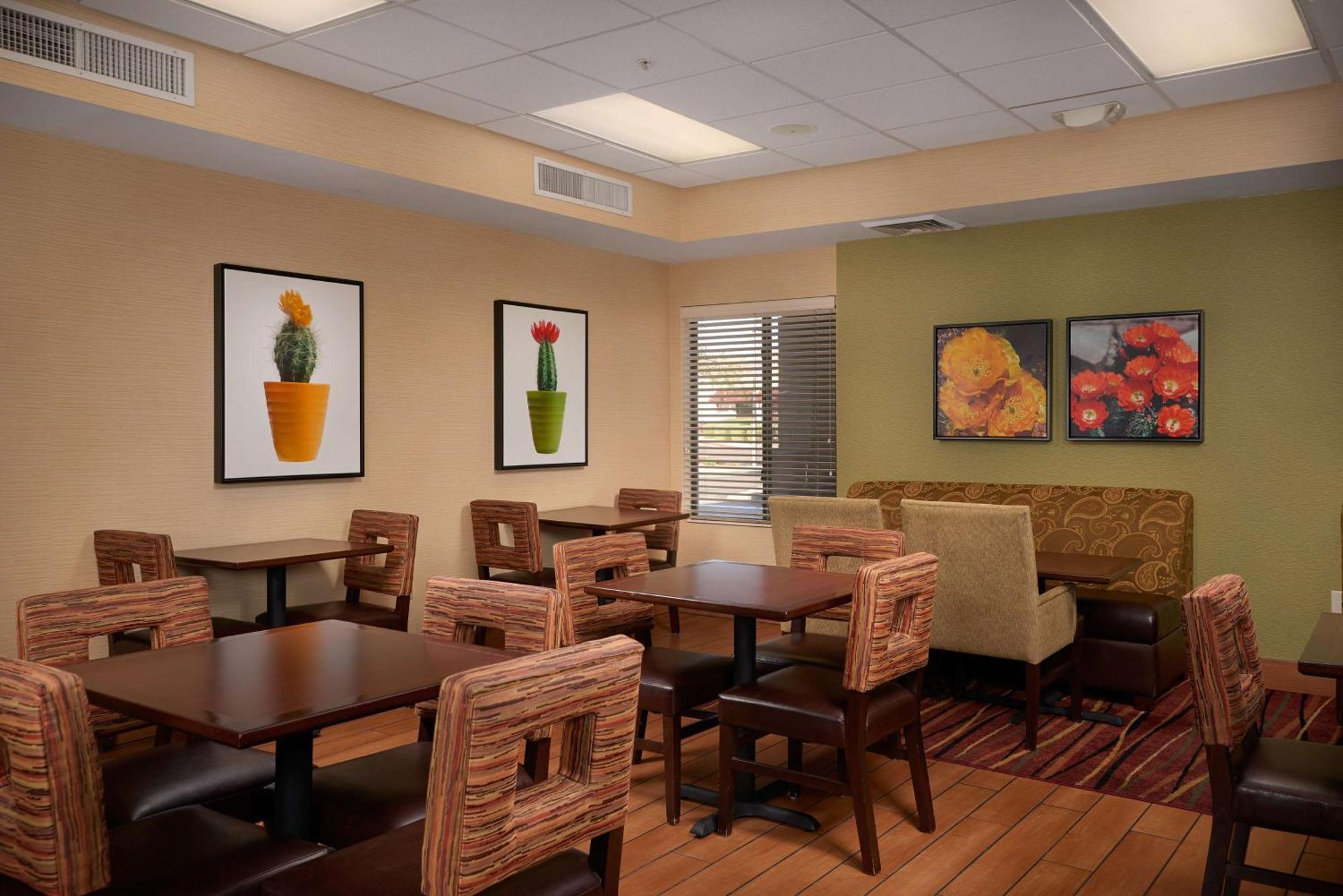 Hampton Inn Phoenix/Anthem Exterior photo